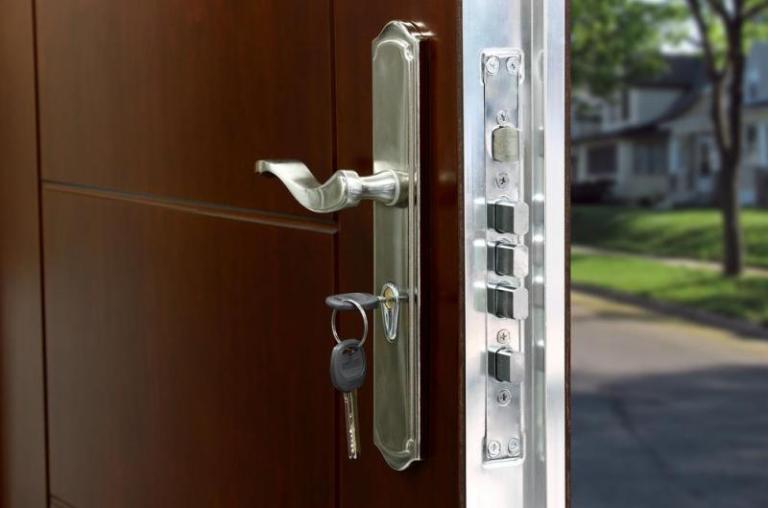 Installation de portes à Dauendorf, critères de qualité et sécurité